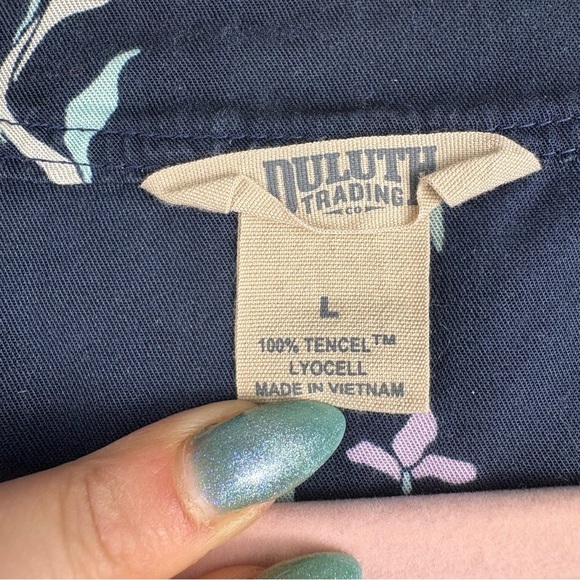 Duluth Trading Company Floral Tencel Printed Wrap Shirt Large Biodegradable Luxe - Picture 10 of 11